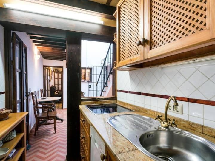 Historic House In The City Center Sevilla Bagian luar foto