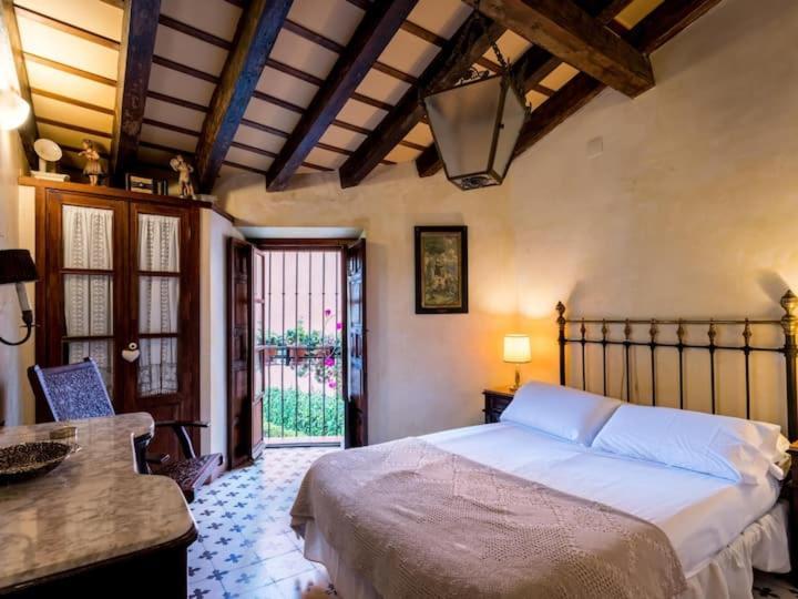 Historic House In The City Center Sevilla Bagian luar foto