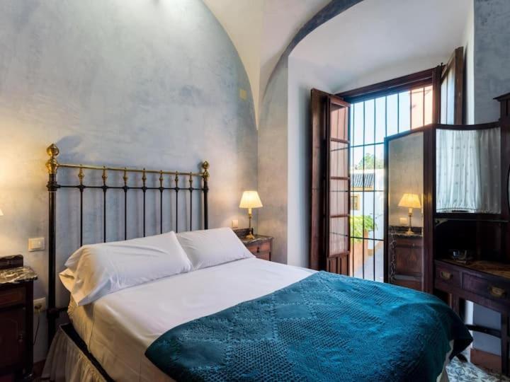 Historic House In The City Center Sevilla Bagian luar foto