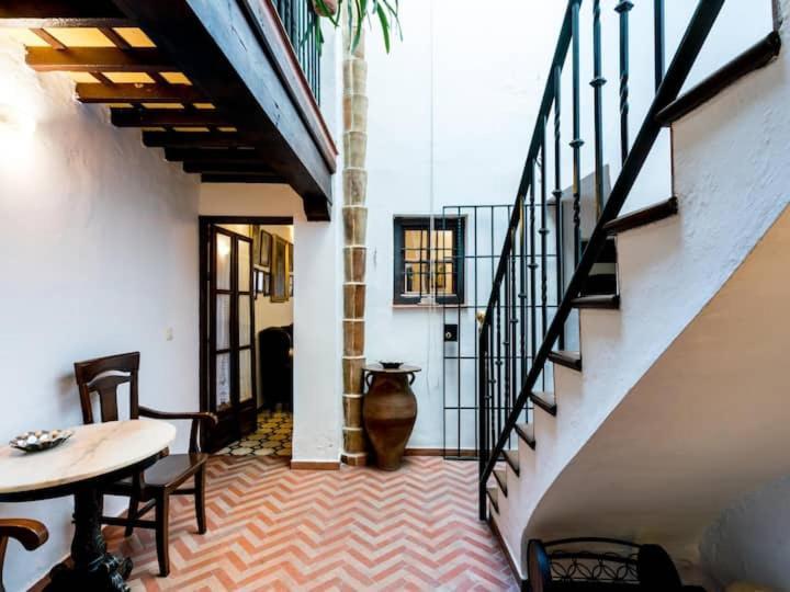 Historic House In The City Center Sevilla Bagian luar foto